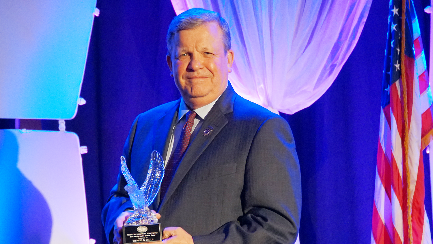 Shull_Ellis2 Director/CEO Tom Shull holds the ALA's Distinguished Service Award