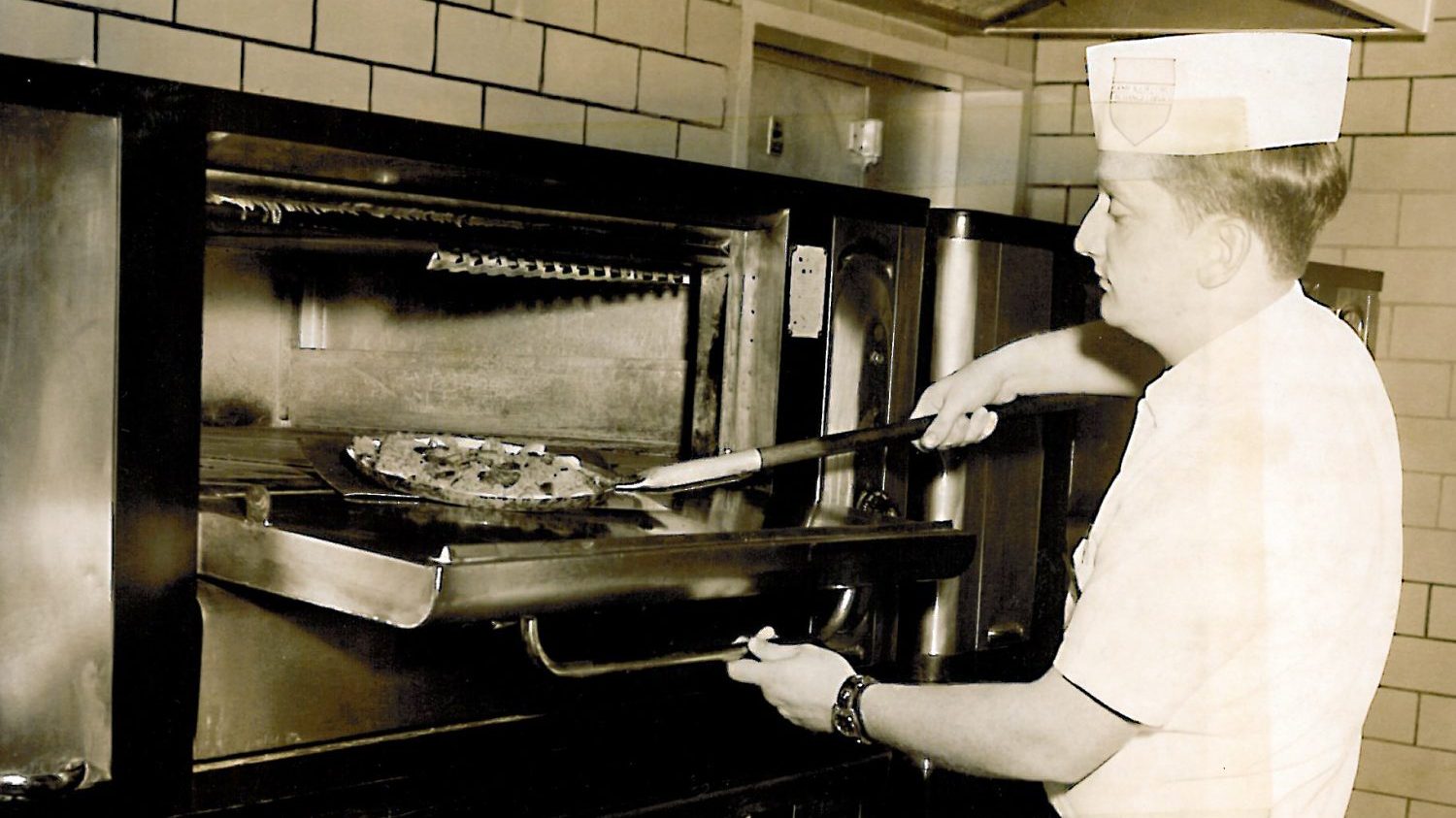 RileyFort1972 A Fort Riley pizza restaurant in 1972.