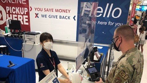Yui-san 2 Yui Namioka’s work ethic, positive attitude and willingness to help others make her a perfect fit for customer service.