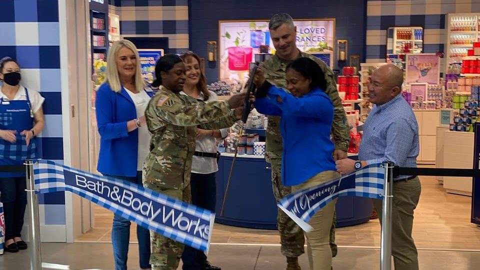 Fort Belvoir Bath Body Works ribbon cutting