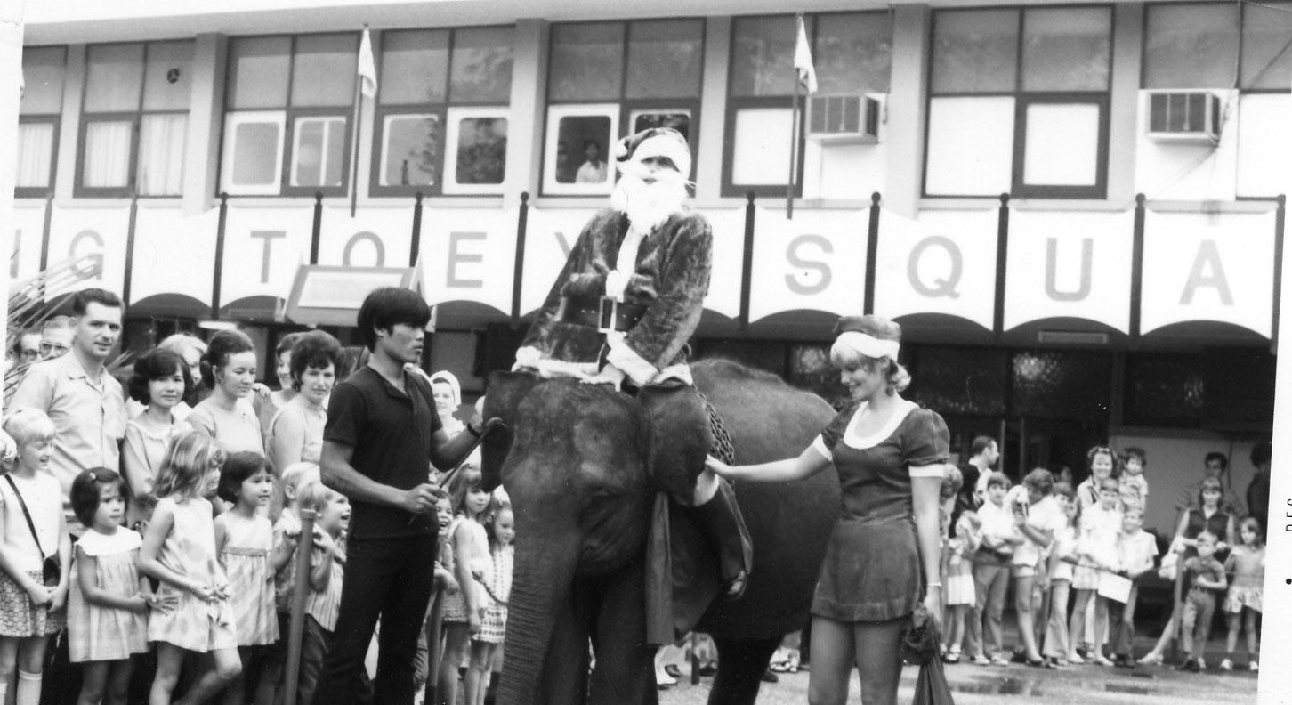 Elephant_Santa Elephant_Santa