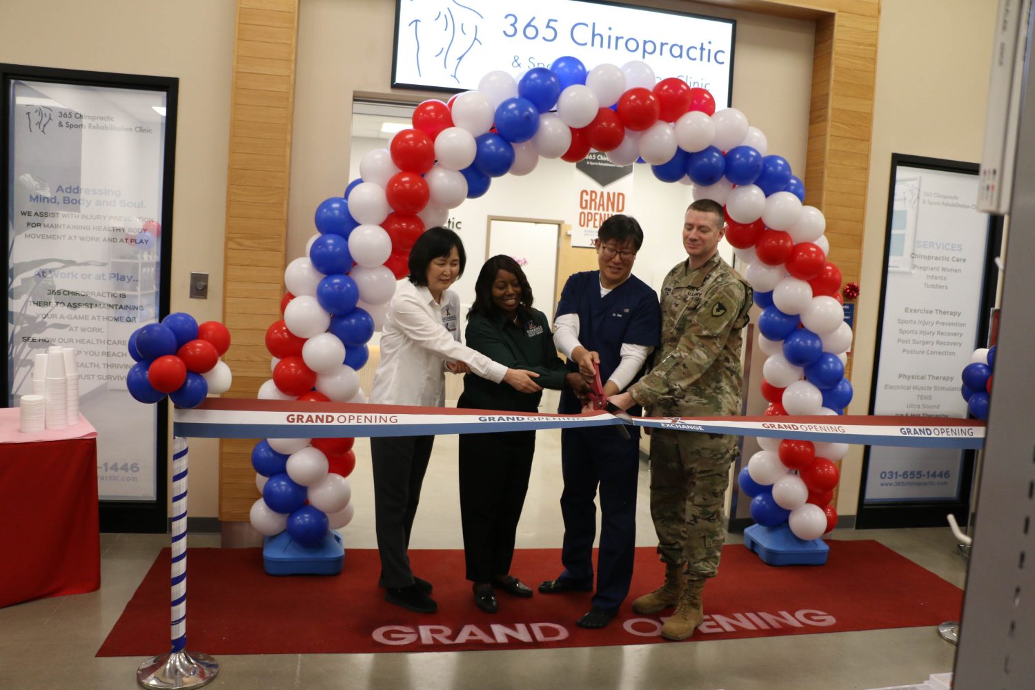 Camp Humphreys Chiro GO Ribbon <b>From left, Exchange Pacific Regional Vice President Jennifer Jordan, Camp Humphreys Exchange Services Business Manager Choe, Eun-hye; Exchange GM Ms. Vanessa Rowland, 365 Chiropractic Contractor Dr. Han, Gu-han, Humphreys Garrison Commander COL Ryan Workman