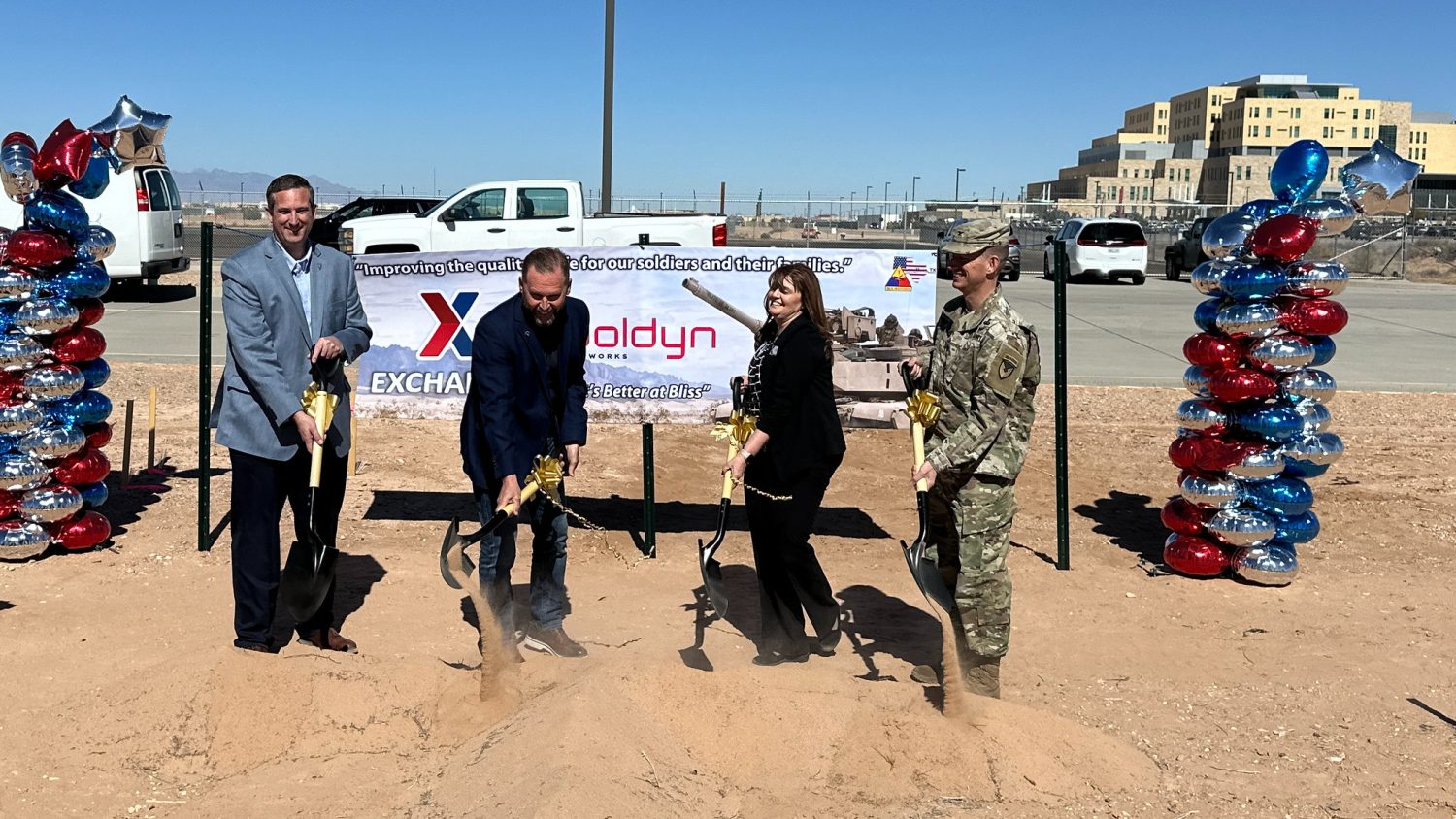 53529720013_eed6fa402a_k <b>Martin Mallady, Verizon associate director of mobility; retired Army Col. Lou Zeisman, Boldyn vice president, military solutions; Joanne Cahalan, Exchange general manager; Col. Brendan R. Gallagher, garrison commander.
